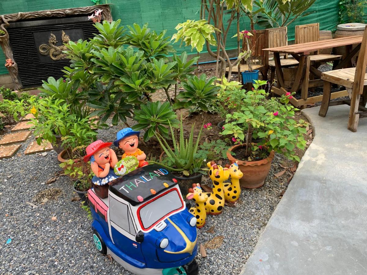 Gaiwandhanat Homestay バンコク都 エクステリア 写真