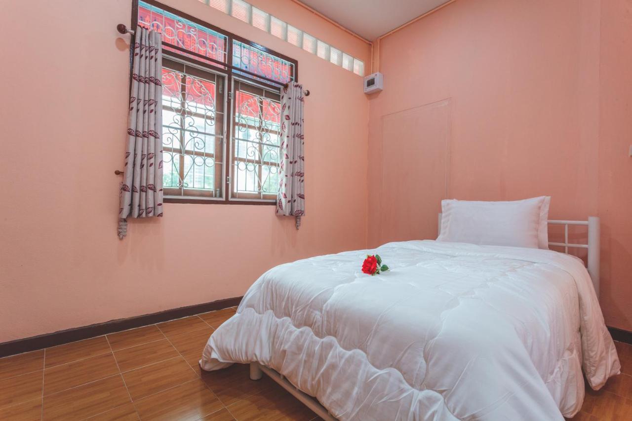 Gaiwandhanat Homestay バンコク都 エクステリア 写真