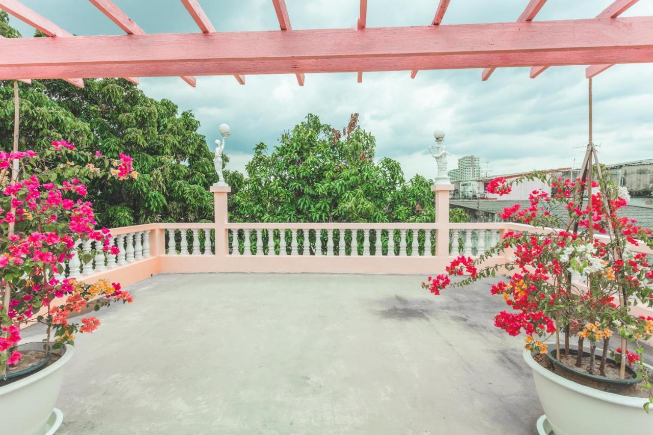 Gaiwandhanat Homestay バンコク都 エクステリア 写真
