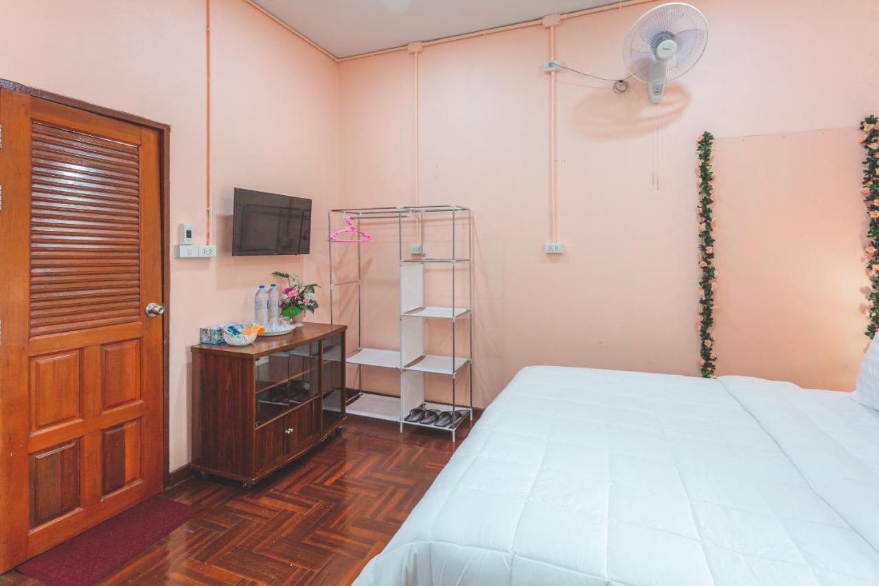 Gaiwandhanat Homestay バンコク都 エクステリア 写真